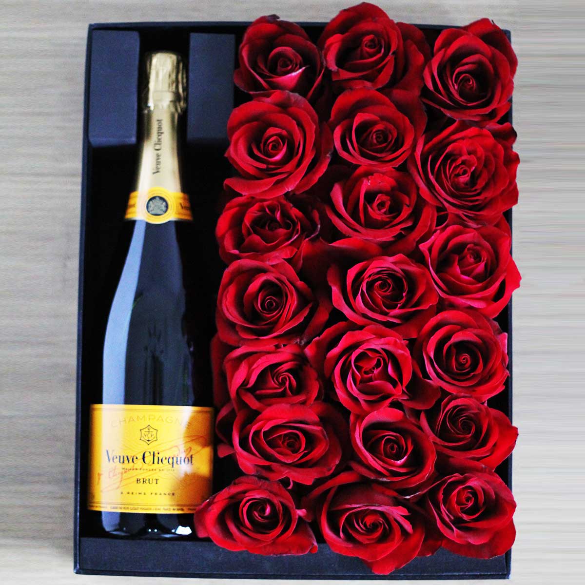 Une Boite Pleine De Roses Wedding Gift Singapore